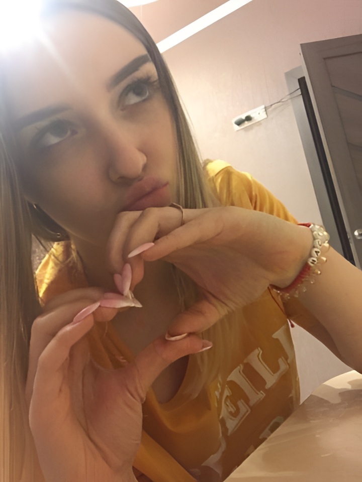 Анечка привлекальеная девушка из Мытищ цена от 3000 руб