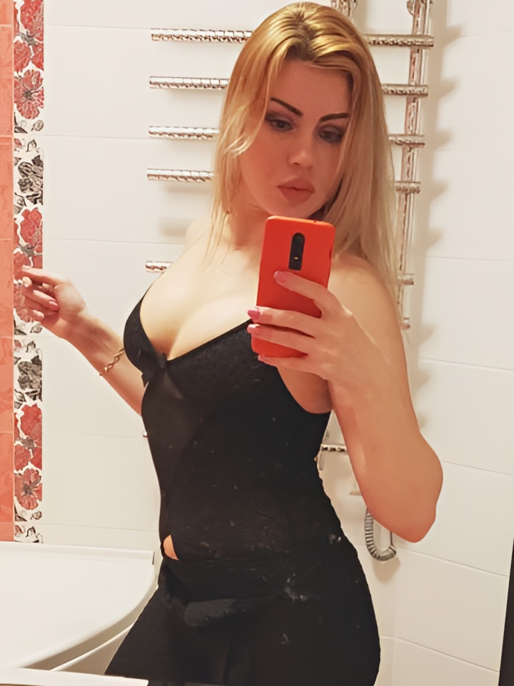 Каролина привлекальеная девушка из Мытищ цена от 2000 руб