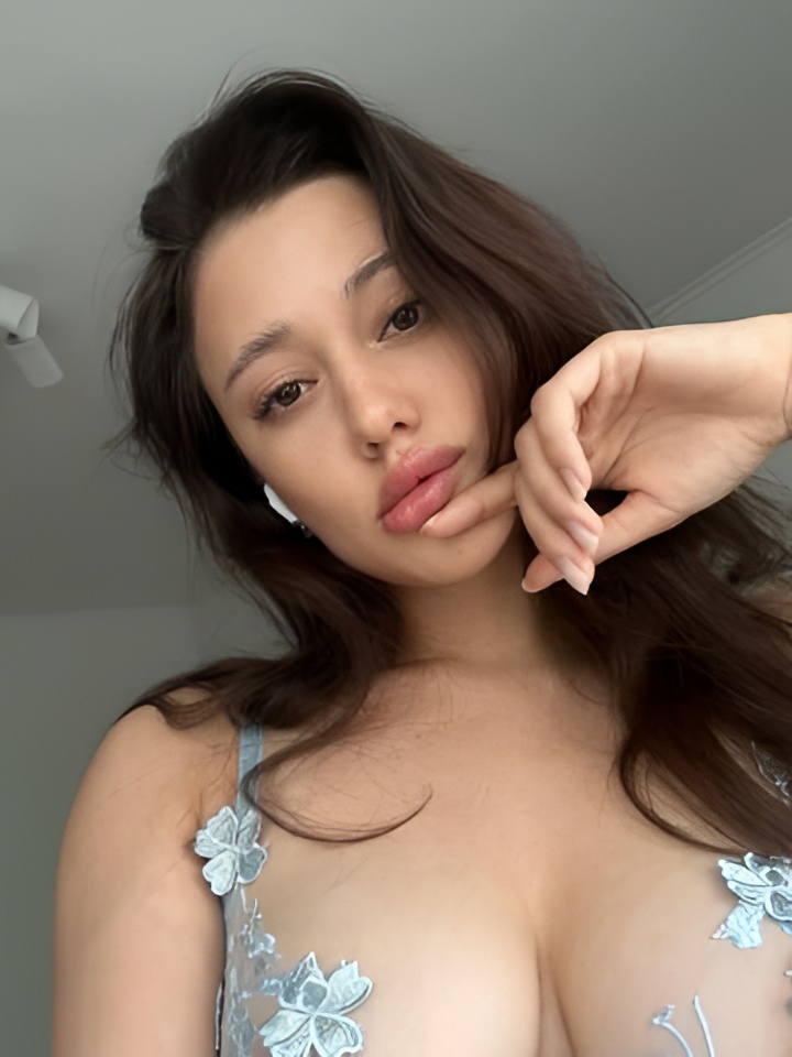 Индивидуалка Кира, доступна для личного знакомства от 10000 руб